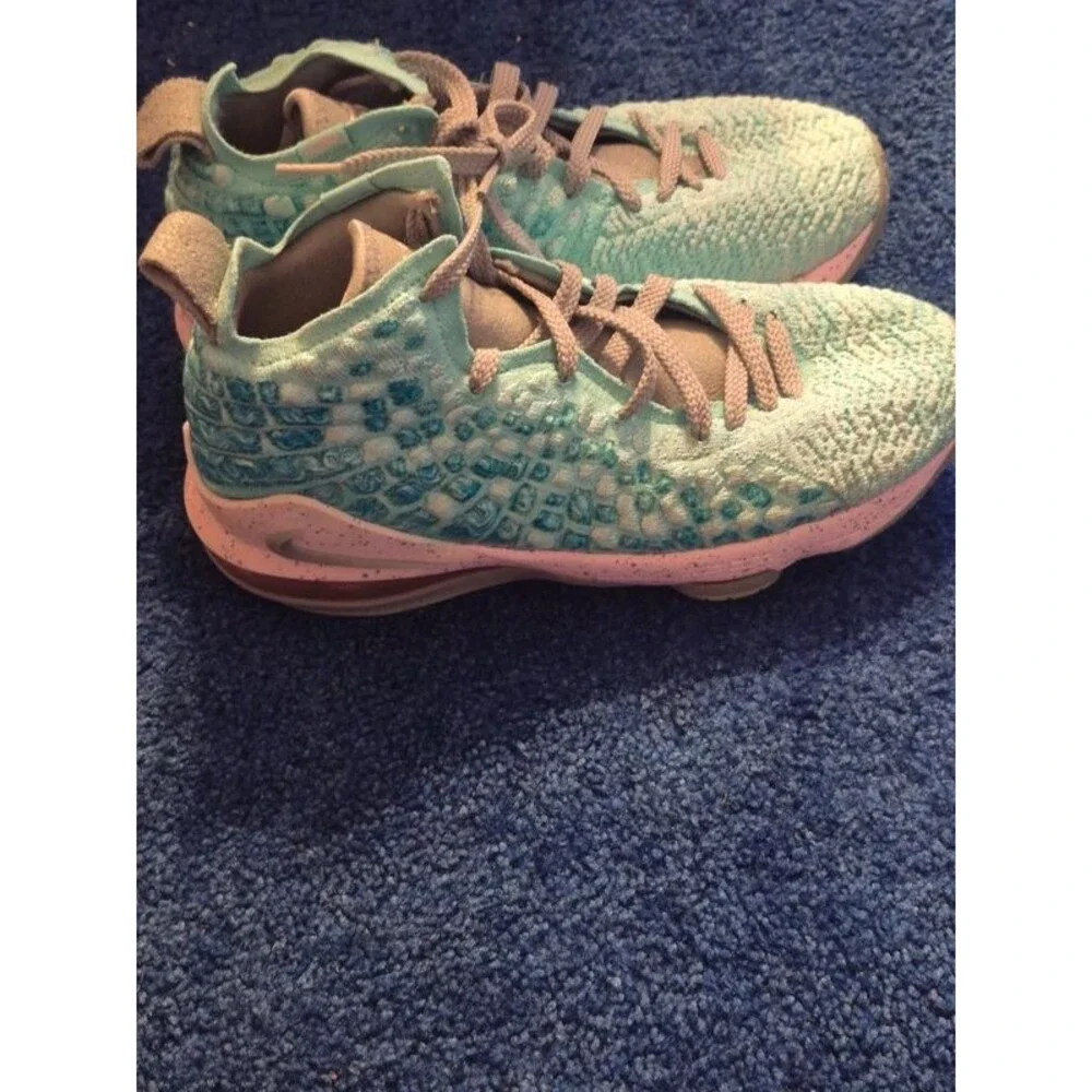 Nike LeBron 17GS Women's 'South Beach' Basketball Sneakers  size 6.5y